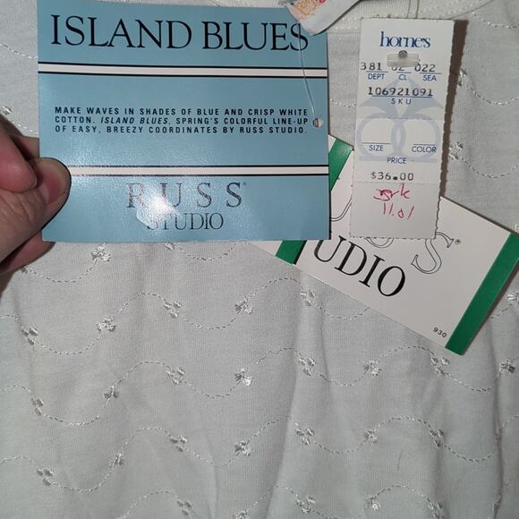 NWT Russ Studio White Embroidered T-Shirt – Size Large! 0123 - Picture 6 of 7